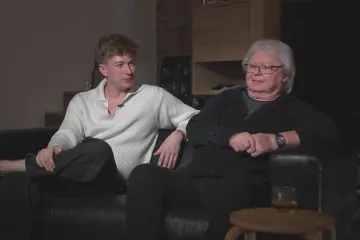 Jsme citlivější, míní Adam Mišík. I my jsme na mejdanech řešili všelico, namítá jeho otec