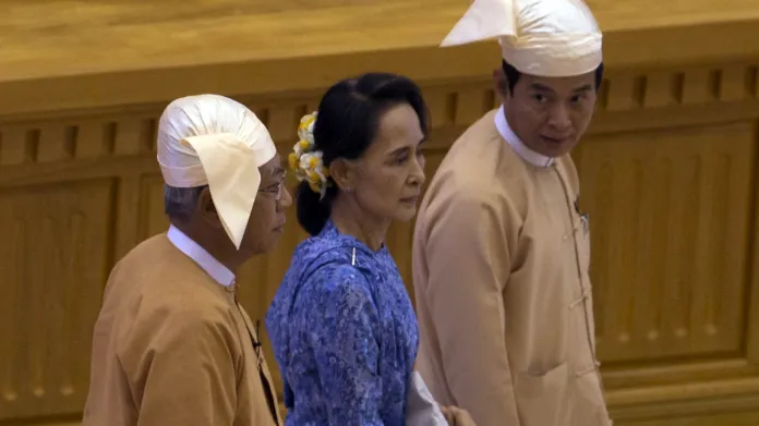 Su Ťij v parlamentu