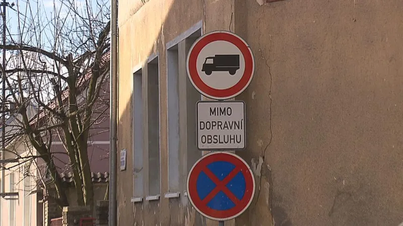 Zákaz vjezdu nákladních automobilů