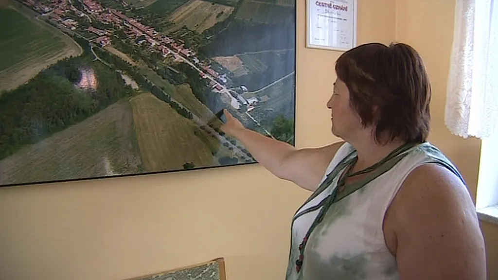 Příjezdovou cestu do Blatničky ohrožuje nestabilní svah