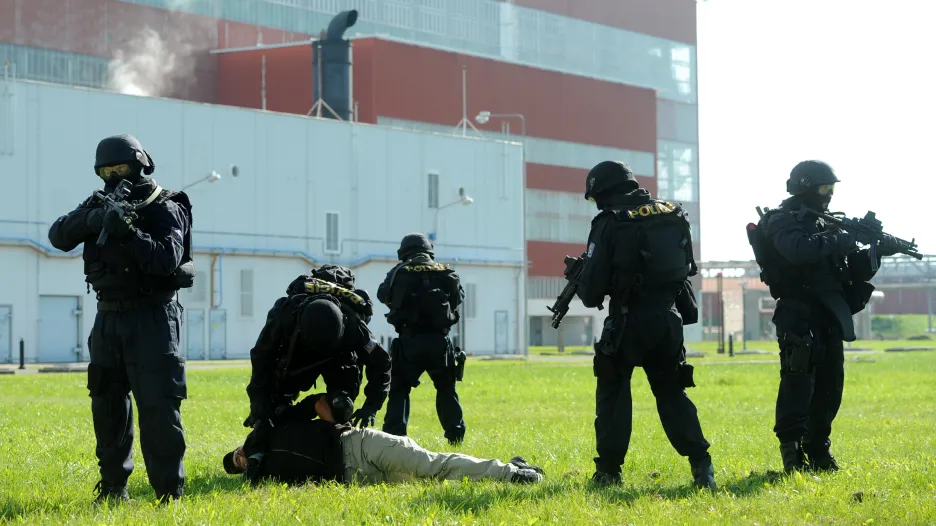 Zásah speciální policejní jednotky Jaderné elektrárny Temelín