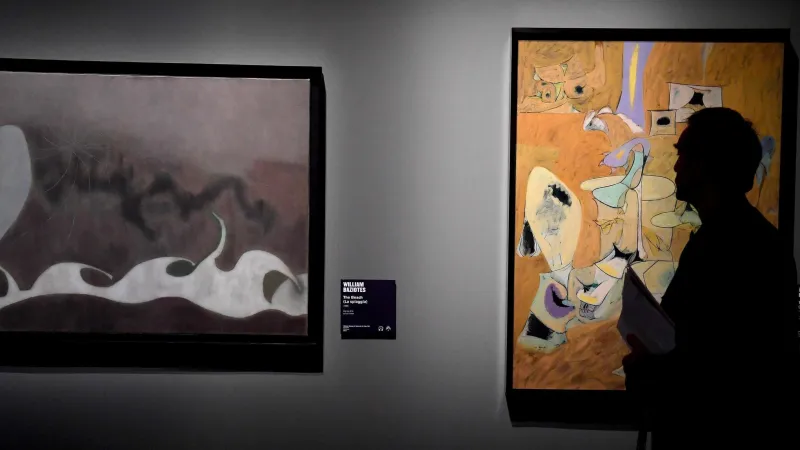 Obrazy Williama Baziotese a Arshilea Gorkého na výstavě Jacksona Pollocka v Římě