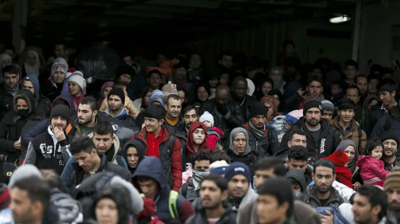 Migranti v řeckém Pireu