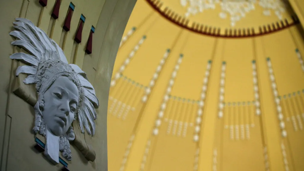 Restaurátorské práce ve Fantově kavárně