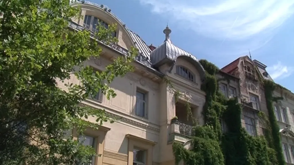 Průčelí vily rodiny Löw-Beerů
