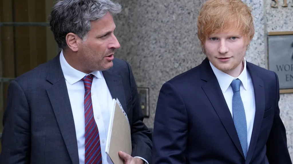 Ed Sheeran odchází od soudu kvůli plagiátorství