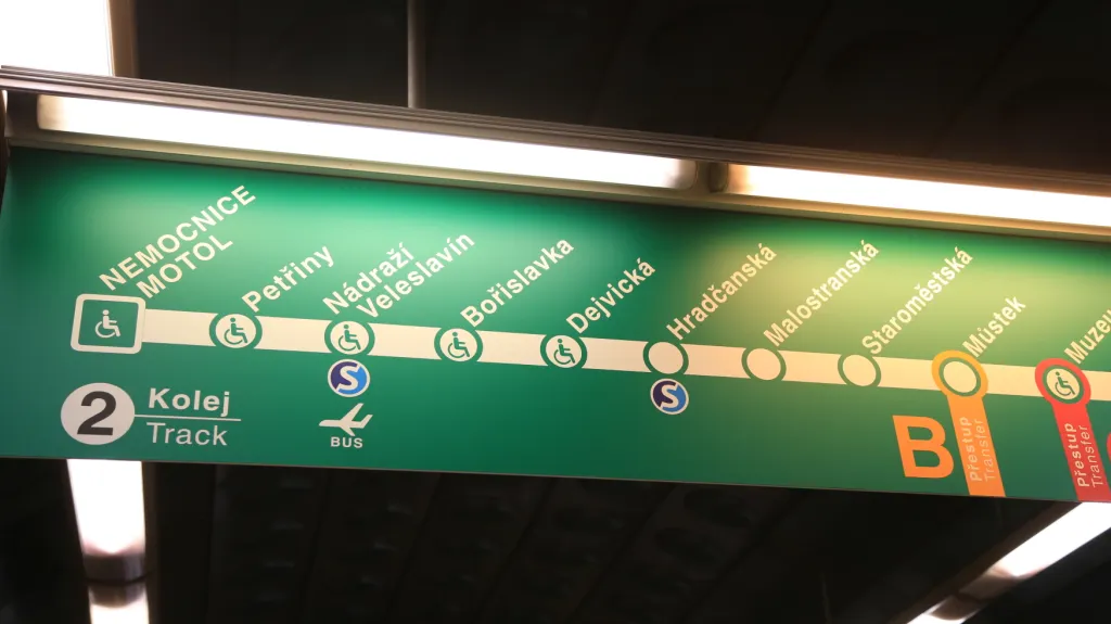 Trasa A pražského metra. Rozdvojí se?