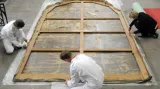 Snímání Škrétova obrazu z oltáře v Týnském chrámu