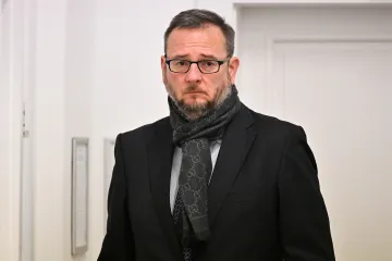Expremiér Nečas odmítl, že by křivě vypovídal v kauze Vojenského zpravodajství. Trvá na tom, že sledování objednal
