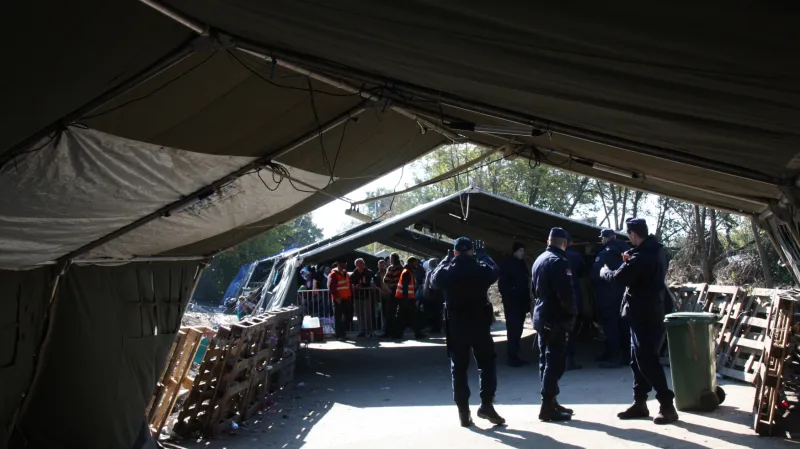 Chorvati vybudovali nový tábor kvůli klesajícím teplotám