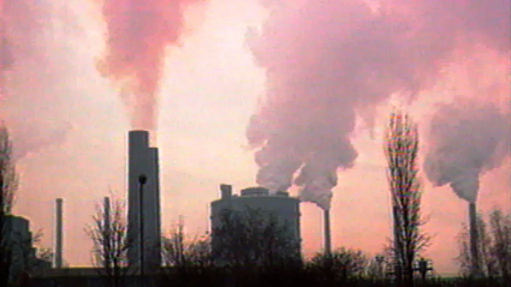 Továrny