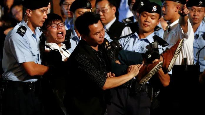 Policie v předvečer příletu zadržela jednoho ze studentských lídrů
