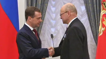 Dmitrij Medvěděv a Vladimír Remek