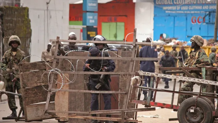 Policie uzavřela kvůli ebole chudinskou čtvrť v Monrovii