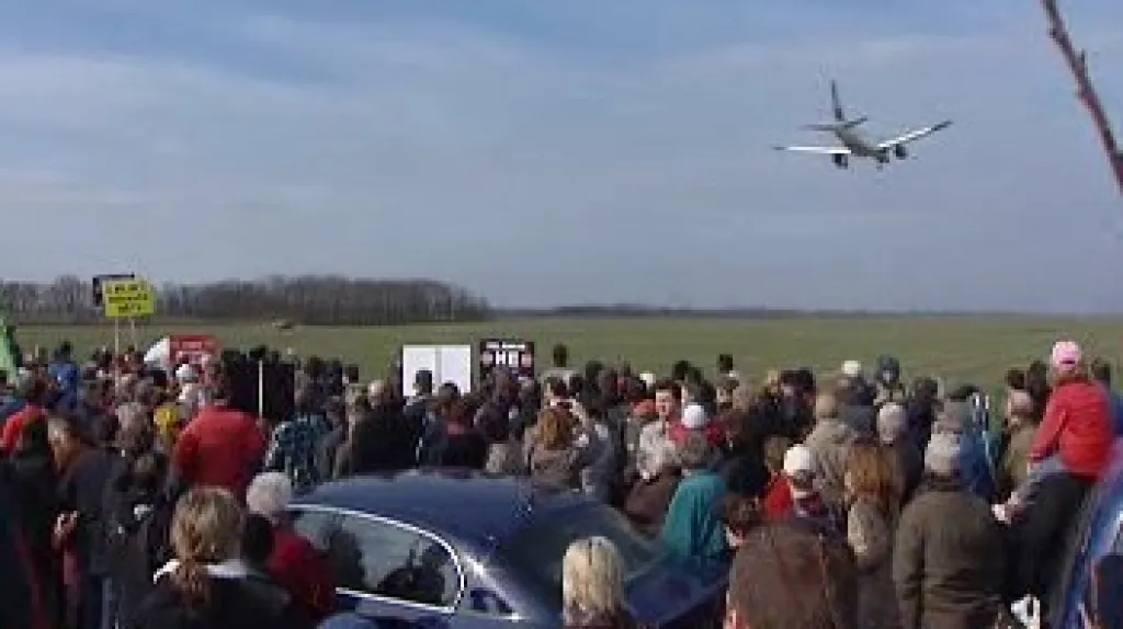 Protesty proti rozšíření letiště ve Vodochodech