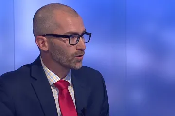 Izolaci chceme zkrátit na deset dnů. Potom už ani nebude potřeba testovat, uvažuje vládní rada