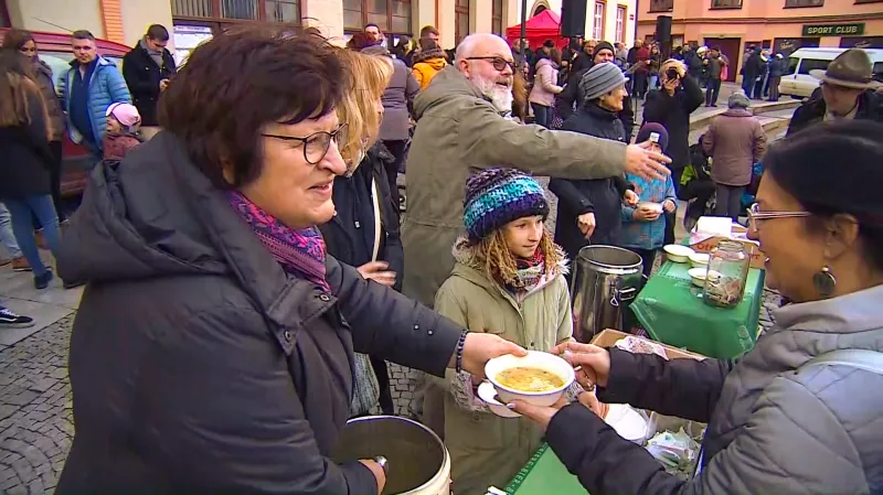Podávání polévky v Boskovicích