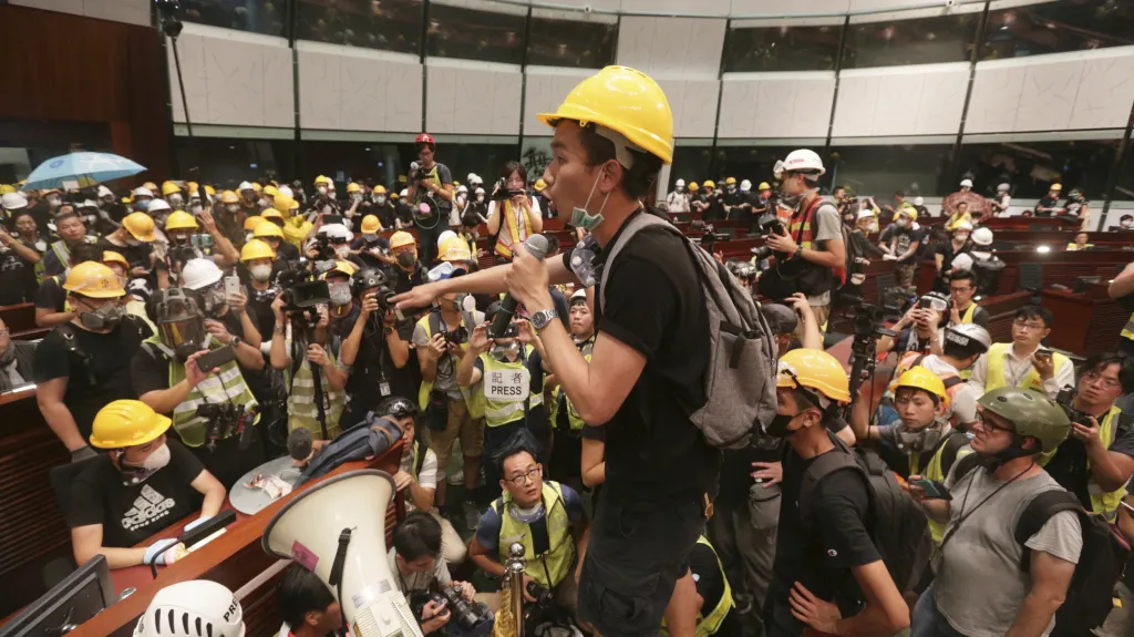 Protestující v Hongkongu