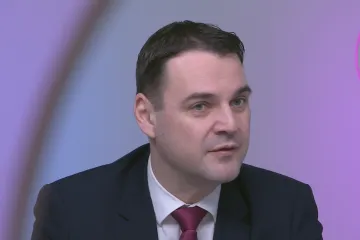 Buď se režim do 48 hodin rozpadne, nebo gardy nastolí diktaturu, míní Macinka