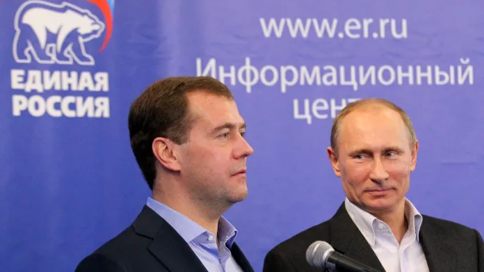 Ruští vůdci Medvěděv a Putin