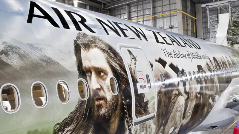 Světová premiéra ve Wellingtonu - Scény z filmu Hobit: Neočekávaná cesta na letadle novozélandských aerolinek