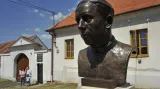 Busta popraveného kněze Václava Drboly