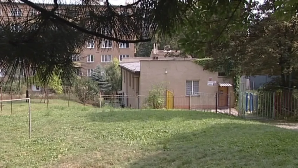 Mateřská škola Sýpka má popraskané zdi a nevyhovující střechu