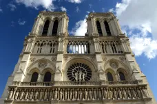 Návrh moderního Notre-Dame neobstál. Macron chce chrám obnovit do původní podoby