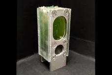 V Cambridge vyrobili energetický článek ze sinic. Už rok bez přestávky pohání počítač