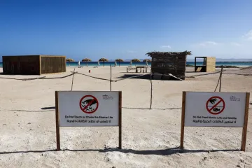 Egyptský turismus ohrožuje nedotčenou pláž Rudého moře