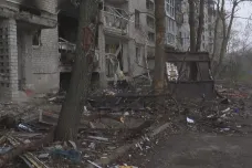 Zóna ČT24: Ruská armáda se snaží obklíčit Avdijivku, Ukrajina postupuje v Chersonské oblasti