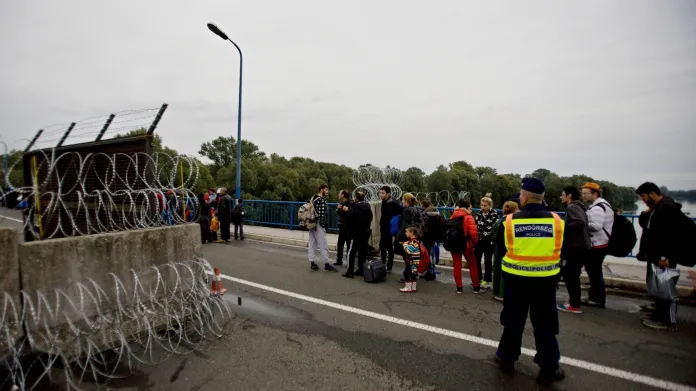 Uprchlíci u maďarského přechodu Barcs