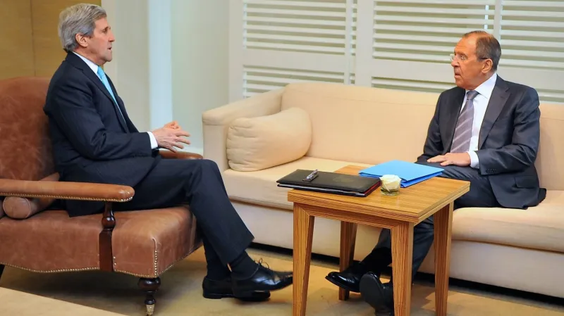 John Kerry a Sergej Lavrov