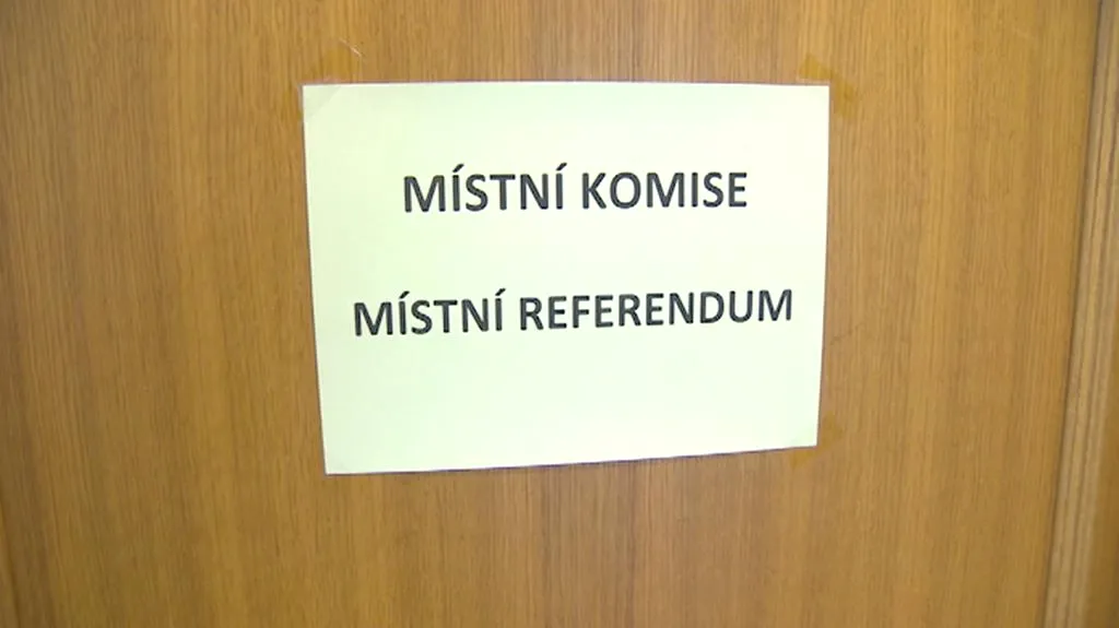 Ve Dvoře Králové proběhlo vedle voleb do sněmovny i místní referendum