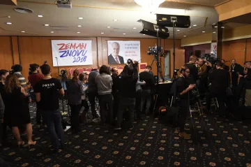 V Česku vyhrál byzantský, populistický a proruský Zeman, píší světová média