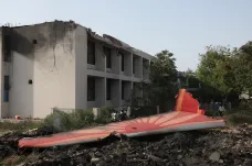 Při čtvrteční letecké nehodě v Indii zemřelo nejméně 274 osob