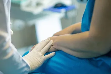 Paliativní péči podpoří evropský projekt. Zdravotníci mají hlavně vyhovět umírajícímu, řekl Válek