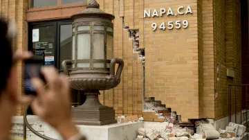 Následky zemětřesení v kalifornském Napa