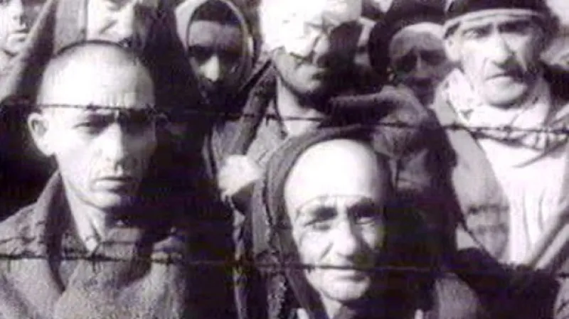 Židé v koncentračním táboře