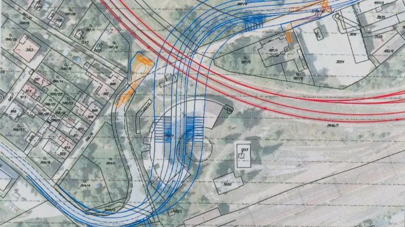 Plánovaný nadjezd má vést místem, kde stojí staré depo