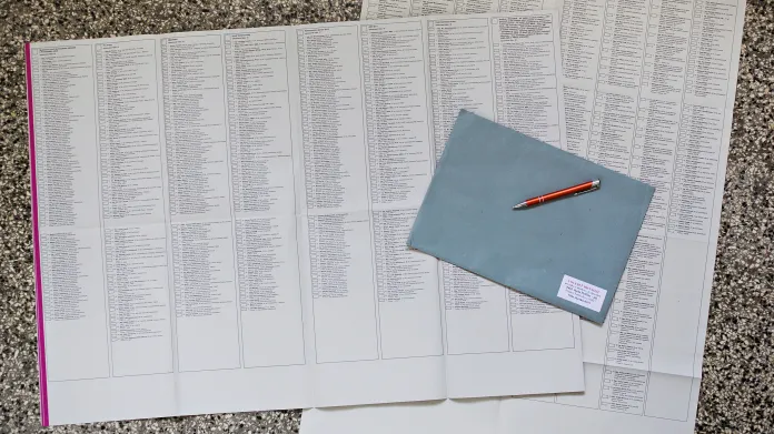 Hlasovací lístky pro obecní volby v Praze z roku 2014