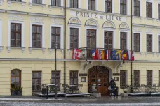 Aktérům večírku v teplickém hotelu hrozí pokuta dvacet tisíc korun