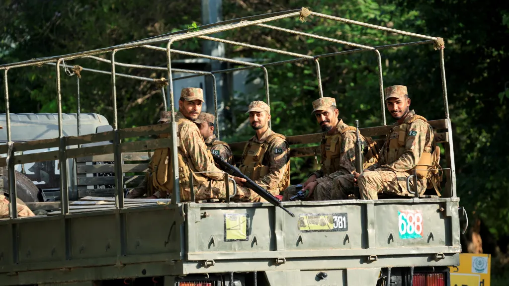 Příslušníci pákistánské armády, snímek z 21. dubna