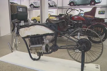 Itálie zapůjčila muzeu v Mladé Boleslavi výjimečný motocykl z roku 1905