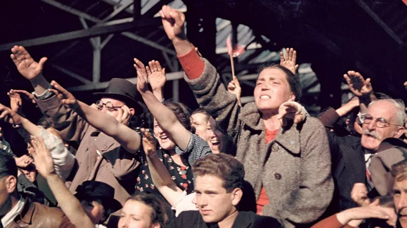 Rakušané vítají německé vojáky