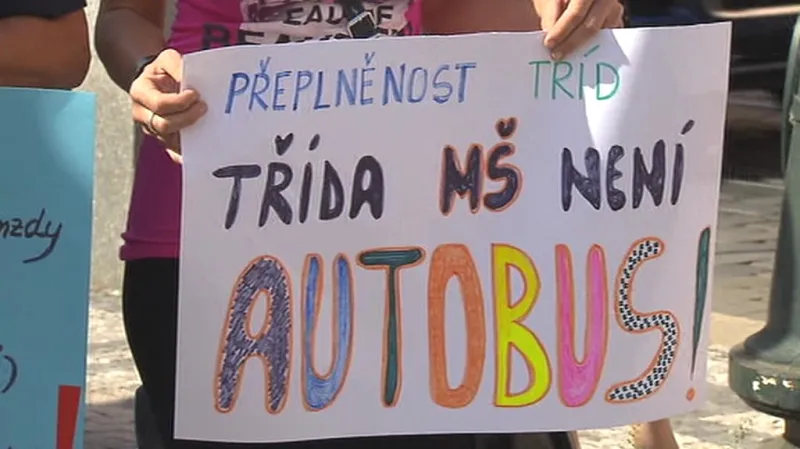 Protest před ministerstvem školství