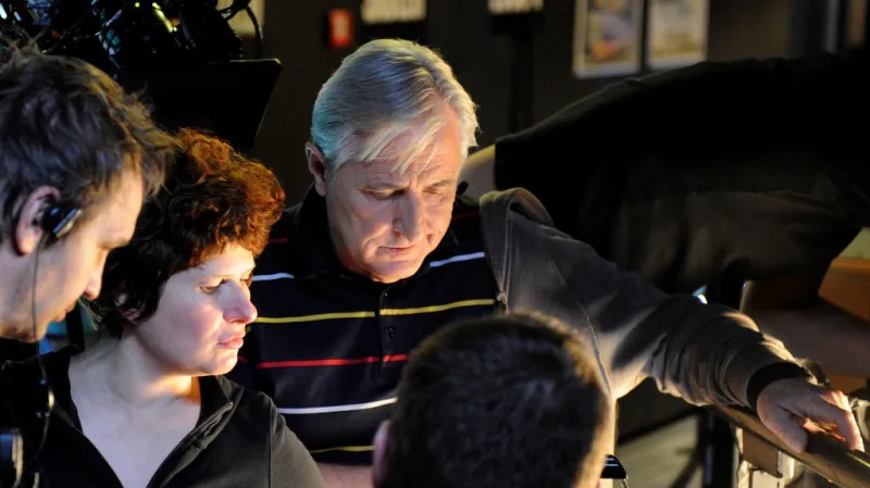 Alice Nellis natáčí Revival, vpravo herec Karel Heřmánek