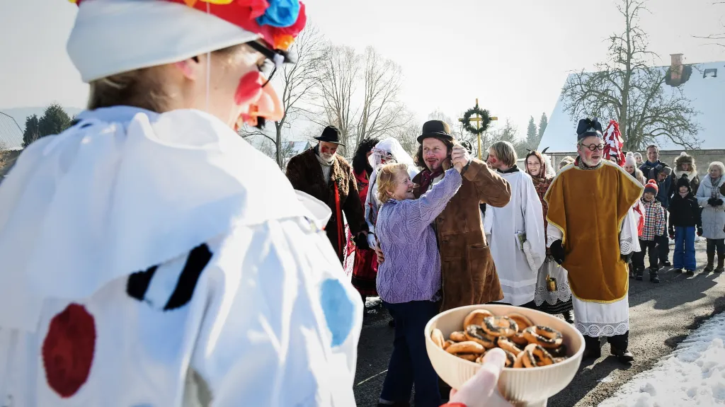 Masopustní průvod prošel osadou Bukovina v Turnově