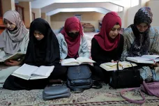 Taliban zakázal afghánským ženám vysokoškolské studium. Platí to neprodleně