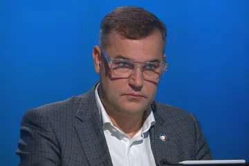 Rozpočet není uzdravený, ale je na tom lépe než v roce 2021, říká Hampl